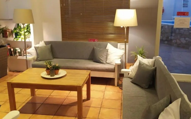 Отель Kanelli Beach