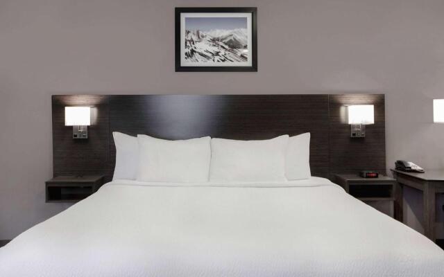 Days Inn by Wyndham Barrie