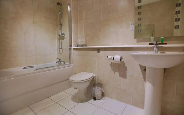 Oaklands Hotel