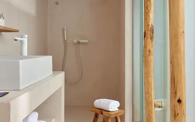 Canal Suites