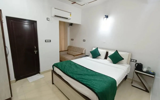 Hotel Aman Residency