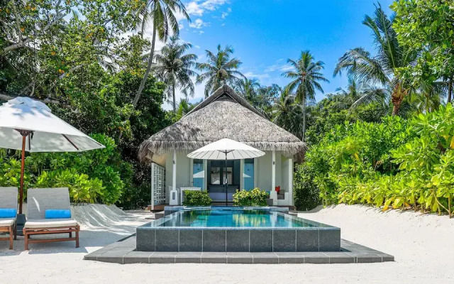 Lux South Ari Atoll Resort