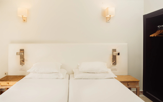 Topazio Vibe Beach Hotel & Apartments - Adults Friendly