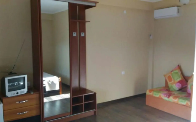 Lilly Guest House