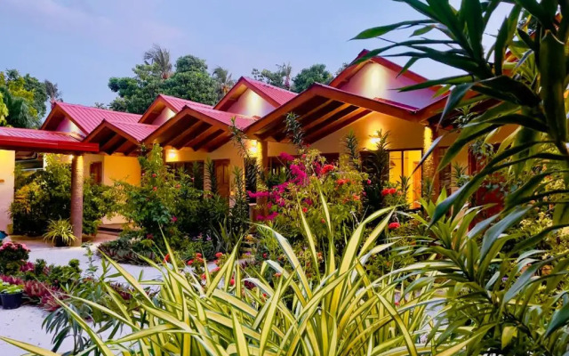 Thoddoo Beach Holiday Inn