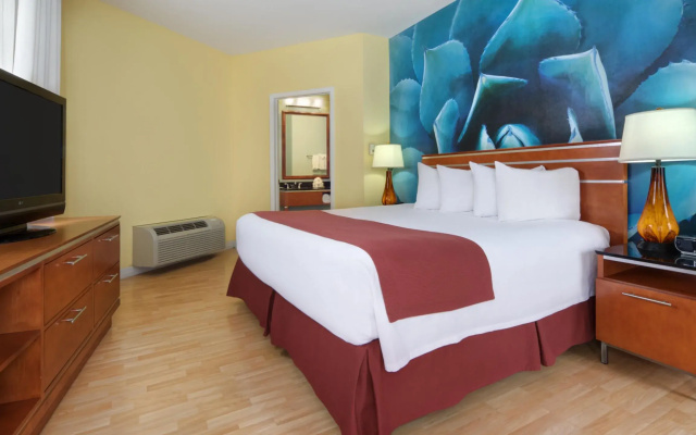 Hotel Indigo San Antonio Riverwalk by IHG