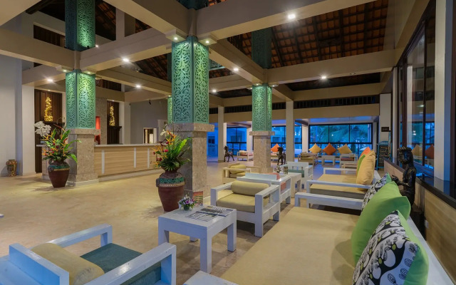 The Briza Beach Resort Khaolak