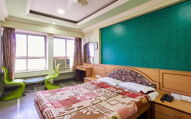 Padma Krishna Hotel