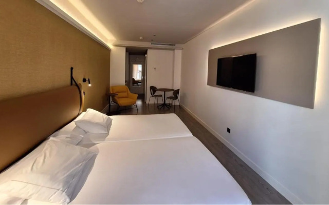 Suites Viena Plaza De Espana Hotel
