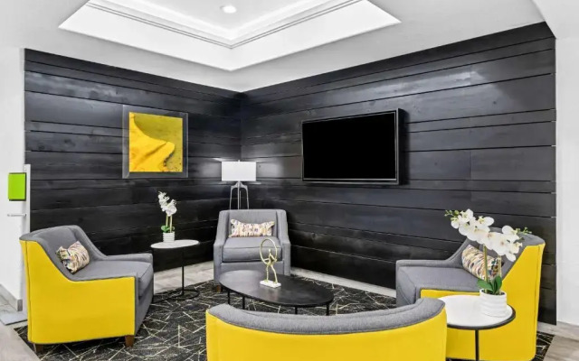 Best Western Palace Inn & Suites