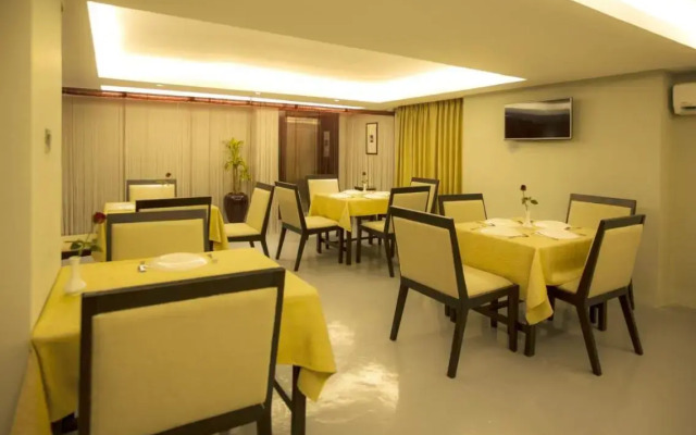 Shwe Pyi San Yar Hotel