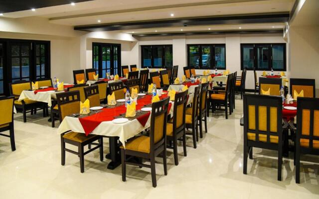 Sajjoys Hotel