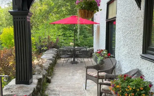 Manor House Inn