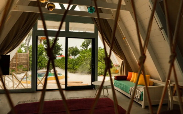 Haruge Beach Villa with Private Pool — фото 2