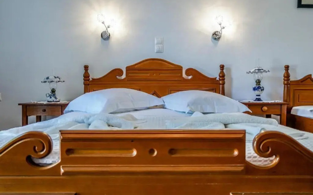 Avra Studios & Apartments