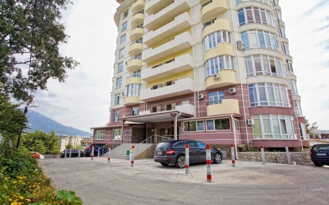 Yuzhnyij Bereg Apartments