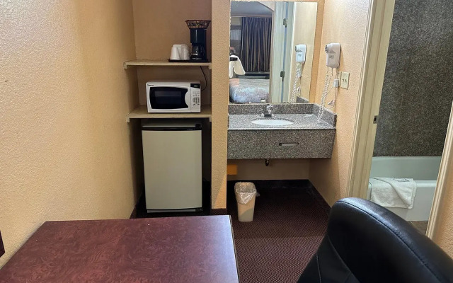 Apollo Lodge and RV Park