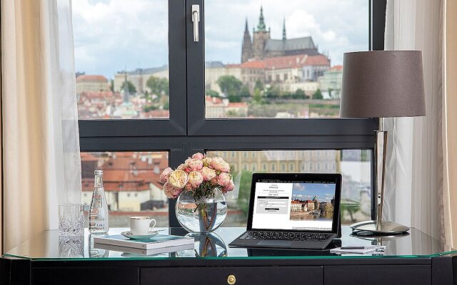 Отель Four Seasons Prague