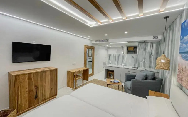 Gran Marina Suites
