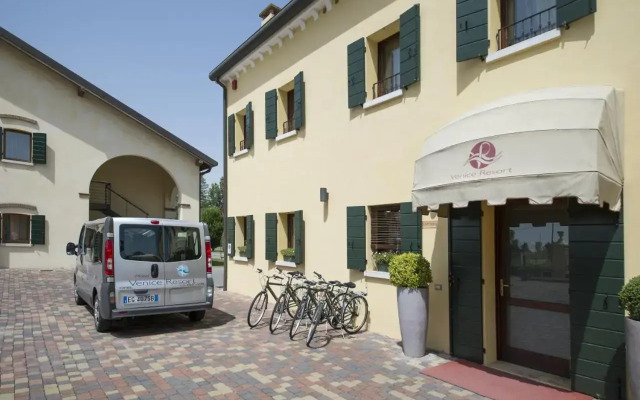 Hotel Venice Resort Airport