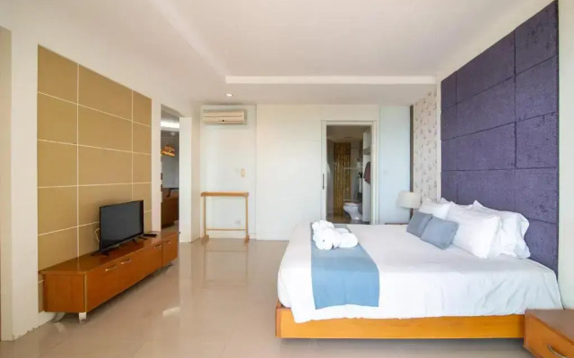 Royal Beach View Suites