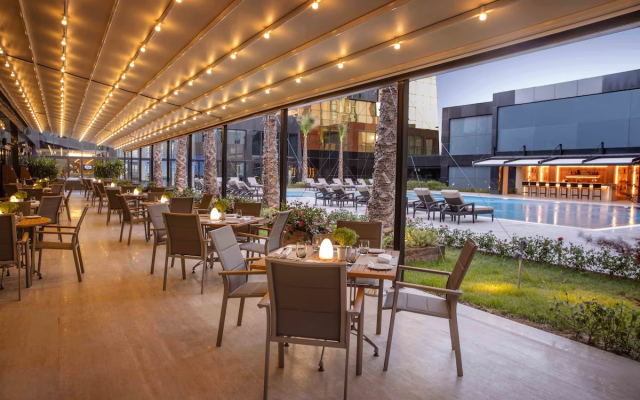 Burgu Arjaan by Rotana Hotel