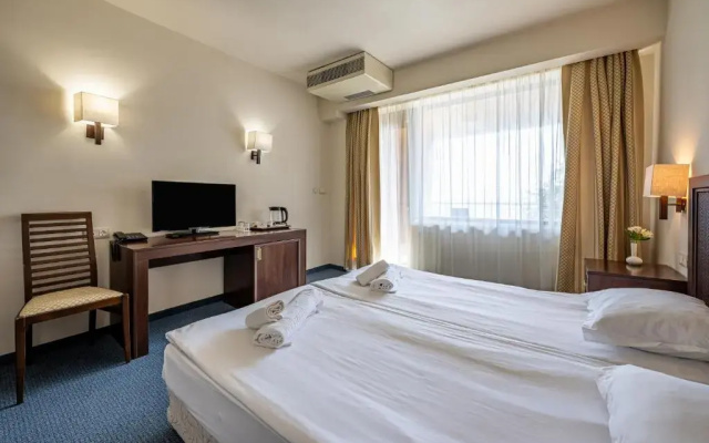 Lotos Hotel - Riviera Holiday Club