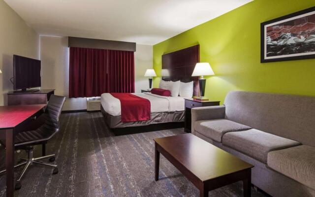 Best Western Plus Mansfield Inn & Suites