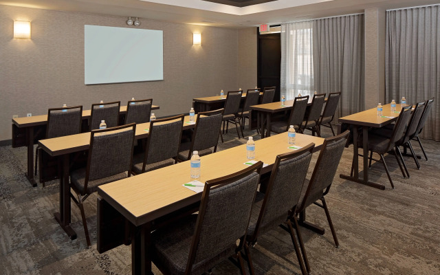 Courtyard by Marriott Richmond Airport