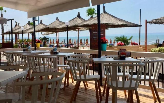 Sunrise Hotel Çameria