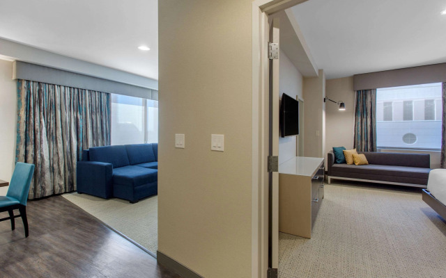 Cambria Hotel Downtown-Center City