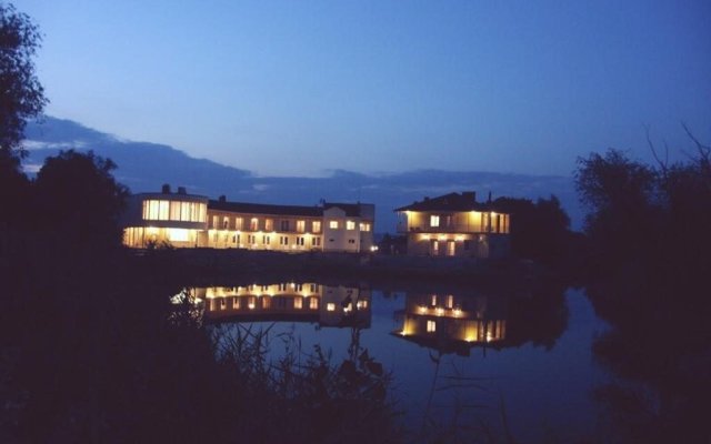 Tikhoe Ozero Hotel