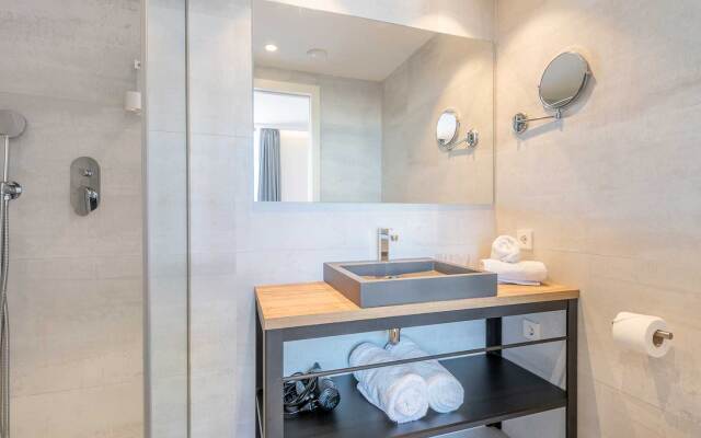Kyrat Amarac Suites