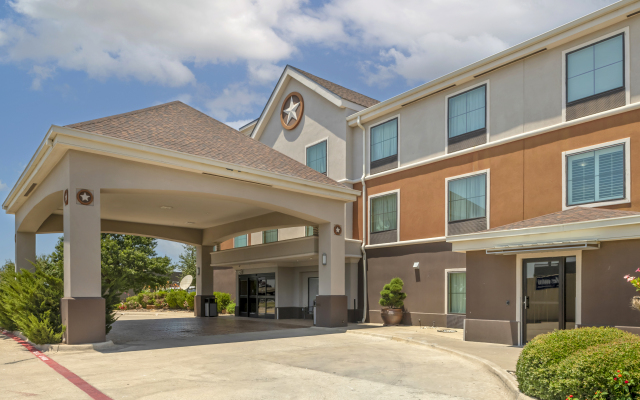 Best Western Plus Denton Inn & Suites