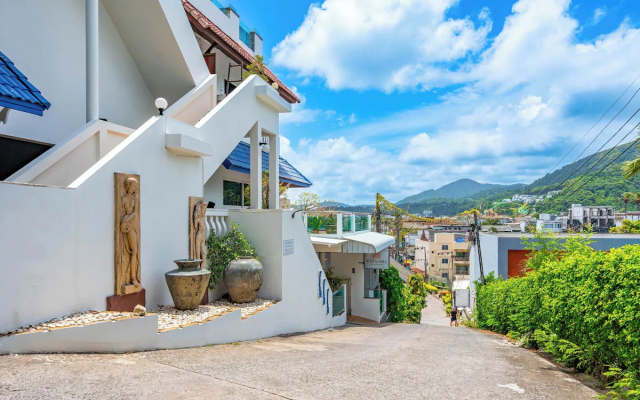 Kata Hill Sea View Hotel