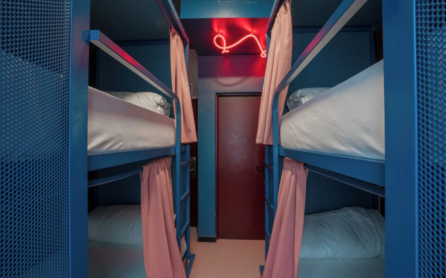 Ideal Youth Hostel