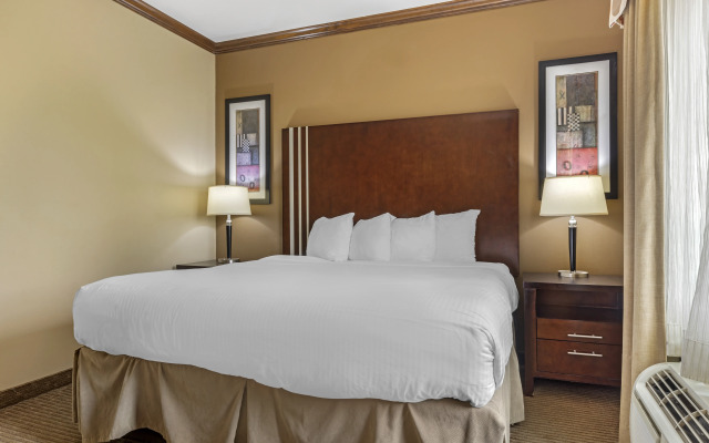 Best Western Plus Texoma Hotel & Suites