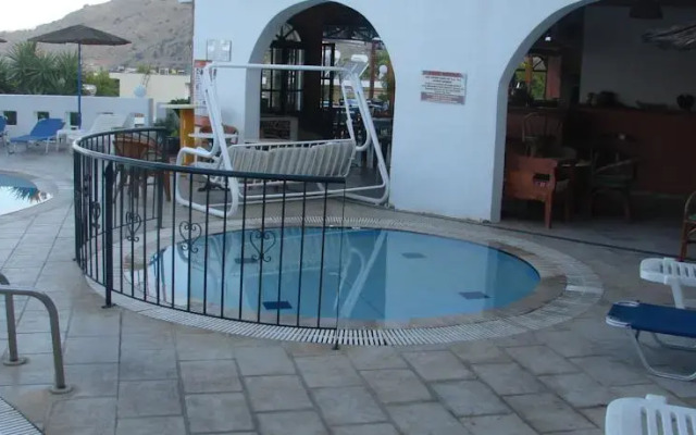 Apostolis Hotel Apartments