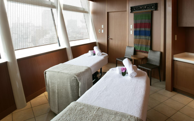 City Plaza Osaka Hotel