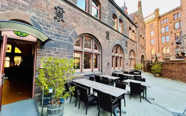 Hotel Hoepfner Burghof