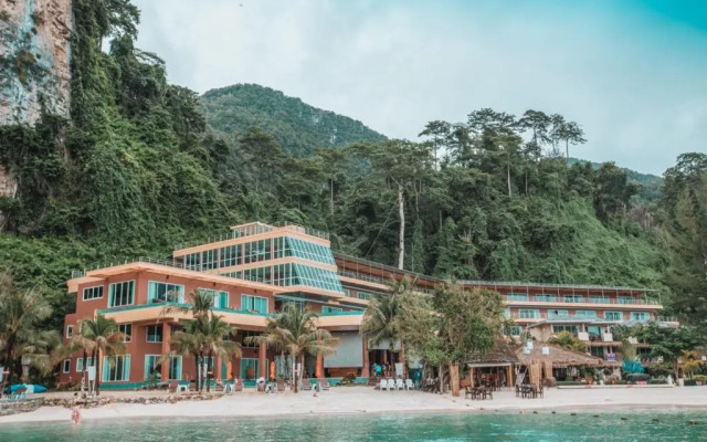 Phi Phi Cliff Beach Resort