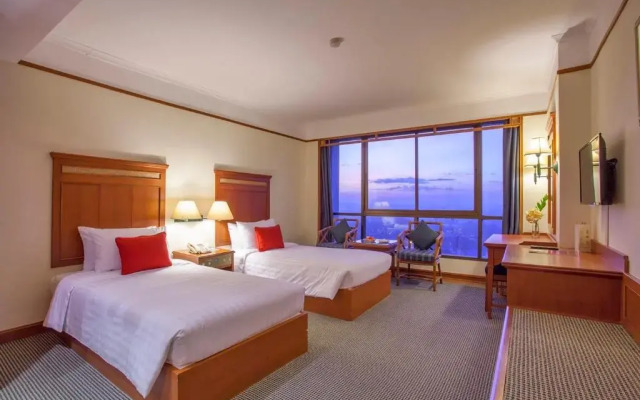 Cholchan Pattaya Beach Resort