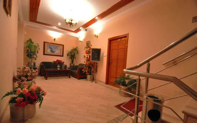 Hotel Asian Plaza Dharamshala