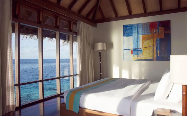 Coco Bodu Hithi Resort