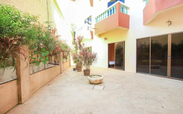 Ban Elephant Blanc Apartment