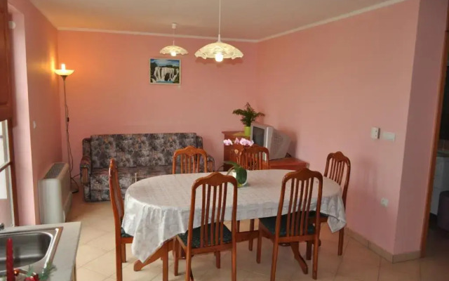 Apartments - Turistična kmetija Vrbnjak