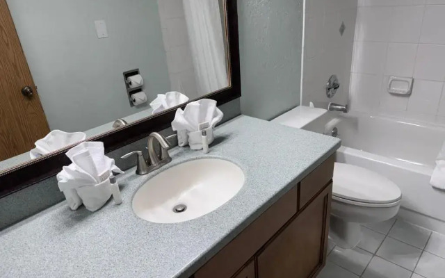 Promenade Inn & Suites Oceanfront