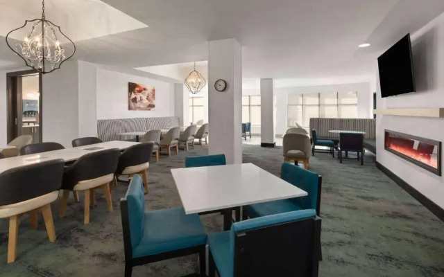 La Quinta Inn & Suites by Wyndham Meridian