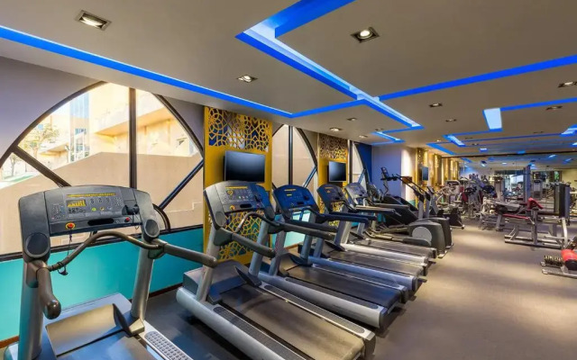 Metropolitan Al Mafraq Hotel