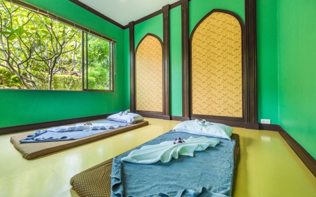 Kata Sea Breeze Resort